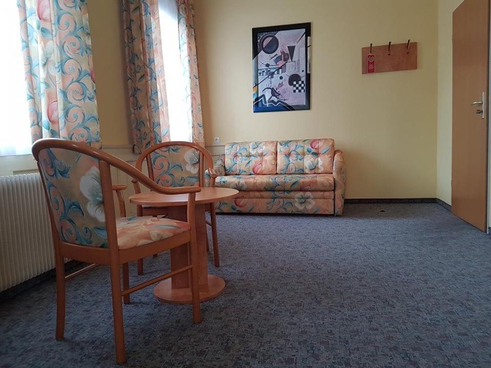 Traube Hotel Oeffingen Fellbach Buitenkant foto