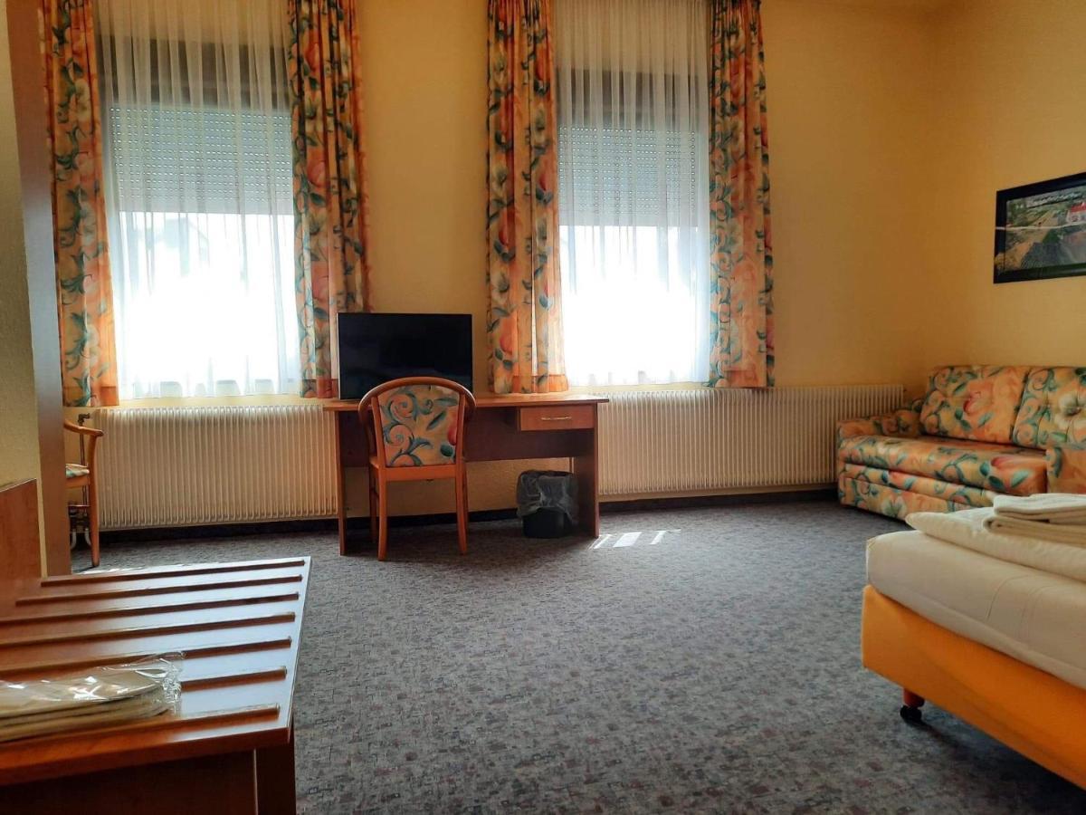 Traube Hotel Oeffingen Fellbach Buitenkant foto